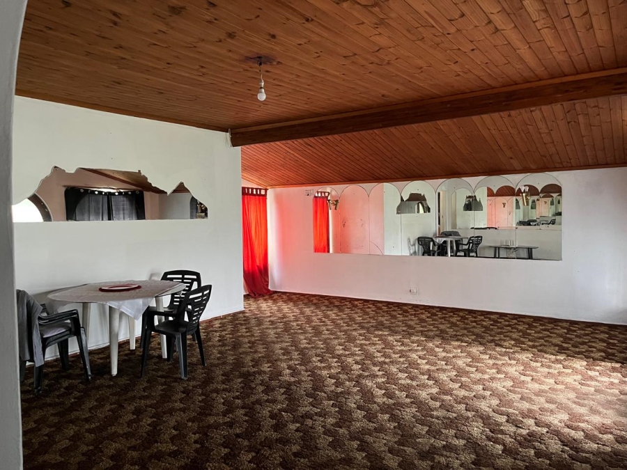  Bedroom Property for Sale in Richmond Estate Western Cape